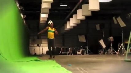 Usain Bolt shows off his Football skills