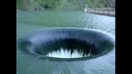 Дупка във водата - [черната дупка :d]