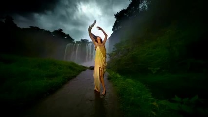 Schiller Moya Brennan - Falling