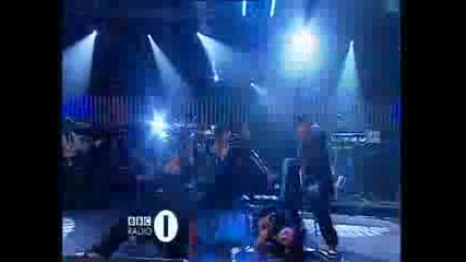 Rihanna - Shut Up And Drive Live