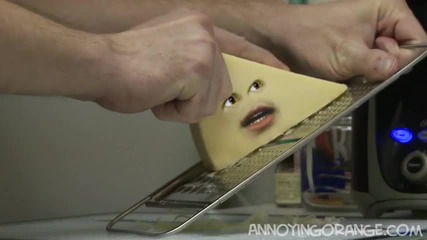 Поредния епизод на досадния портокал - Annoying Orange - A cheesy episode 