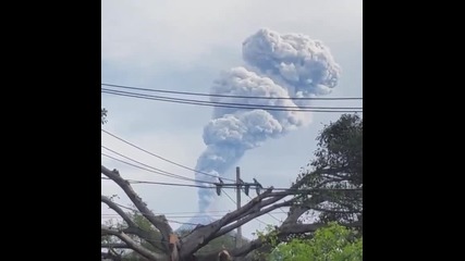 Изригна вулканът Колима в Мексико