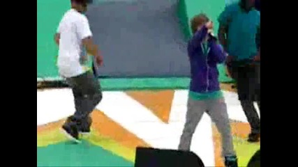 Justin Bieber - Bigger