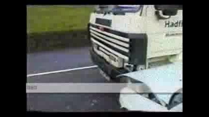 брутални катастрофи