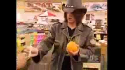 Criss Angel - Изважда Пиле От Портокал