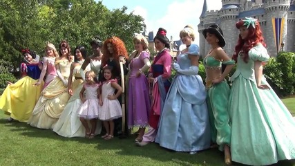 Princess Merida Coronation- 11 Princesses w- Merida, Repunzel, Ariel, Belle, Cinderella, Jasmine