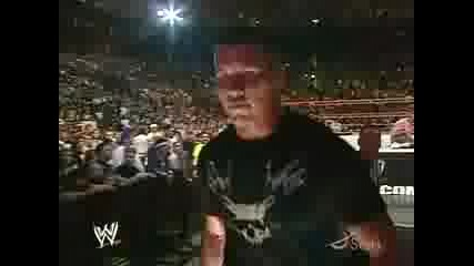 Randy Orton рита бащата на John Cena в главата