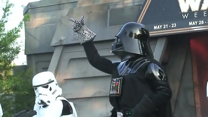 Darth Vader and Stormtroopers dance to Michael Jackson