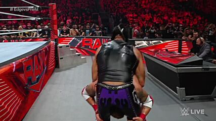Edge vs. Damian Priest: Raw, Aug. 22, 2022