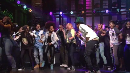 Pharrell Williams - Happy (live on Snl)