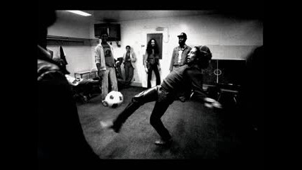 Everybody loves Bob Marley - Macka B 