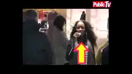 Rihanna Пазарува В Париж - 2007 Година