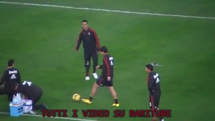 Ronaldinho отново показва какво може