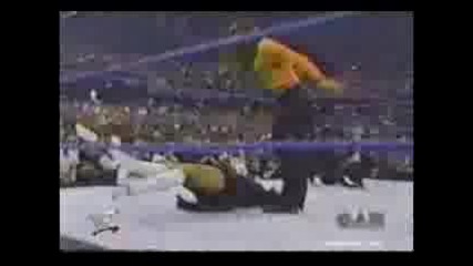 Wwe Lita Attacks Trish Stratus