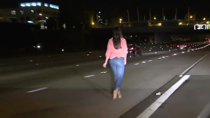 Пияна жена спира колата си на автомагистрала , за малко да предизвика катастрофа