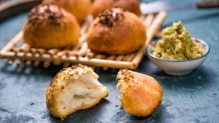 Чеснови хлебчета с тапенада от зелени маслини | Бон Апети | 24Kitchen Bulgaria