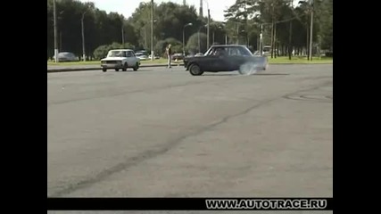 Една от лудите Лади