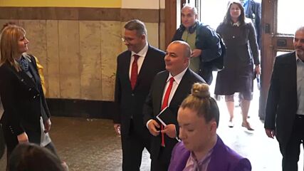 Служебният министър на земеделието и храните Иван Христанов предава властта на Пламен Абровски