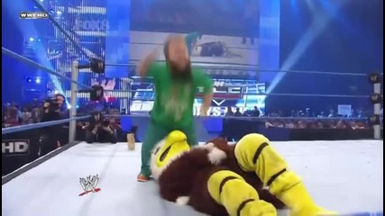 wwe хорнцлогъл побеждава пиле