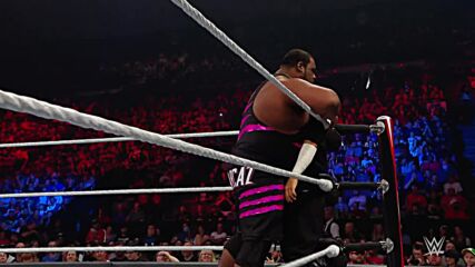 Keith “Bearcat” Lee returns to punish Akira Tozawa: Raw, Sept. 27, 2021