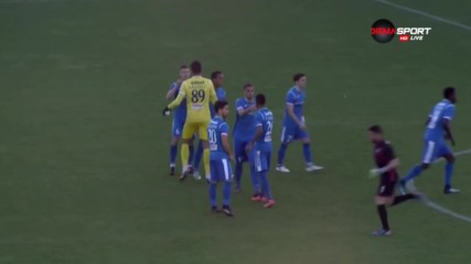 Паулиньо отново блесна, но не стигна на Левски срещу Етър