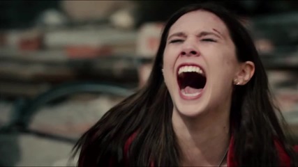 Дискусия за силите на героинята Алената Вещица във филма Отмъстителите: Ерата на Ултрон (2015)