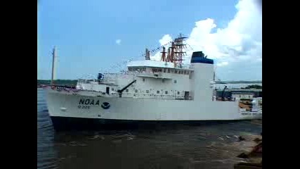 Ето Така Се Спуска Кораб На Вода