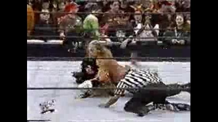 Дебютът На Триш Стратъс В Wwf