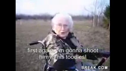 Бабка кърти с калашник xd *(carzy grandma) 