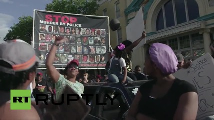 USA: Baltimore holds huge block party after cops convicted