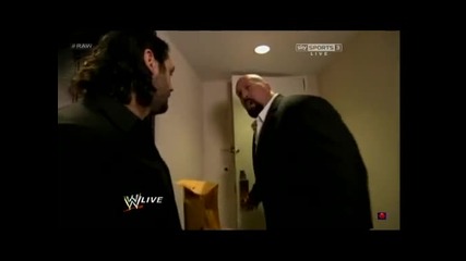 Wwe Monday Night Raw 04.02.2013 Alberto del Rio attacks Big Show in the hotel