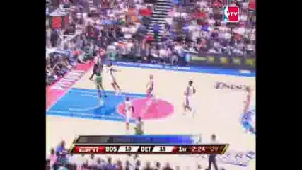 Jason Maxiell blocks Kevin Garnett AGAIN