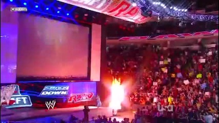 wwe raw 25.04.11 Rey mysterio преминава в raw