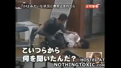 Смях Japanese Man Nearly Shits Himself