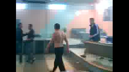 Смешен пожарникар от Брезник
