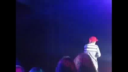 Justin Bieber performing Love Me in the Bahamas 