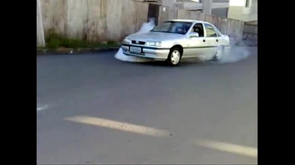 Opel Vectra 95 - Burnoult 