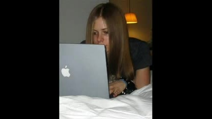 Avril Lavigne - Hot {pics}