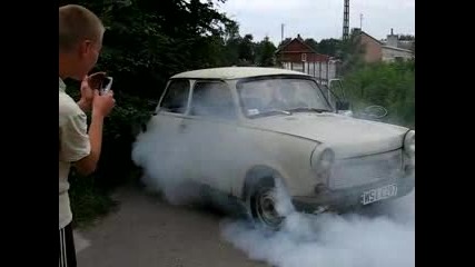Трабант 1.1 пали гуми 2