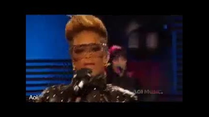 Rihanna - Hard [live]
