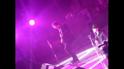 Three Days Grace - I Don t Care (live @ The Air Canada Centre Toronto Canada 12 17 09) 