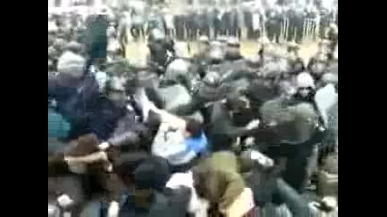 The anti government protests in Bulgaria become violent