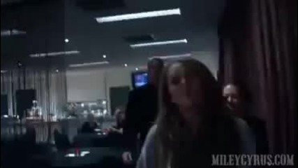 Mileyworld - Miley wants to see a Kangaroo