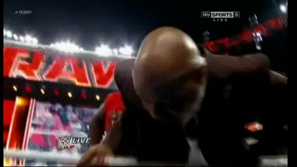 The Great Khali vs. Mark Henry