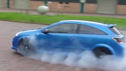 420 Bhp Astra Vxr Small Burnout for Fast Car Mag Smeigh Sp