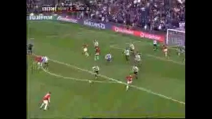 Rooney нокаутира съотборник