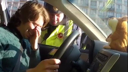 Хамстер играчка троли руски полицай при проверка на шофьор!смях