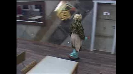 Big Brother Family Корнелия е на лице, поне този път върви в комплект с усмивката й! 