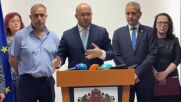 Връзвани и заключвани: Ужасяващи разкрития за нелегални старчески домове
