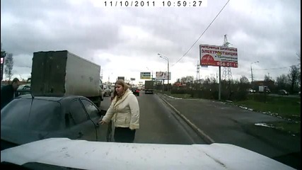 Рускиня срещу Range Rover